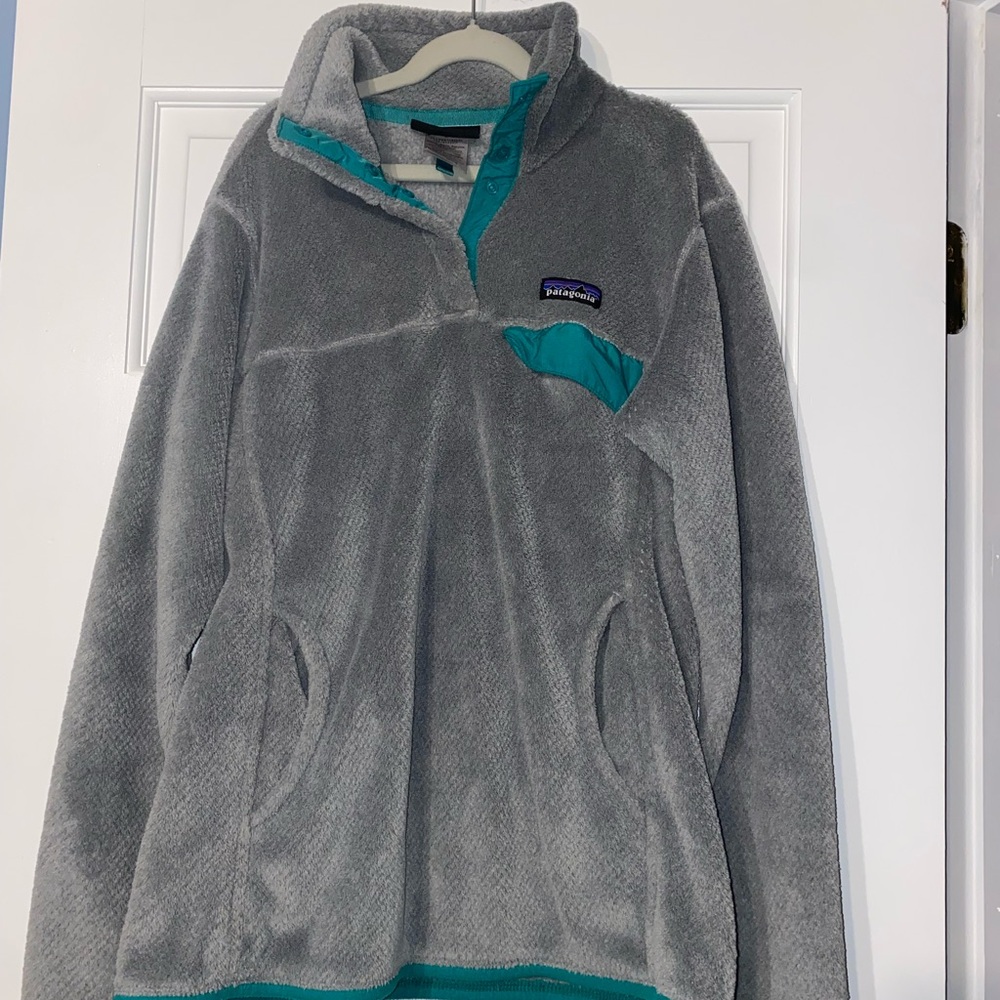 Patagonia women’s very soft pullover. Excellent condition sz medium